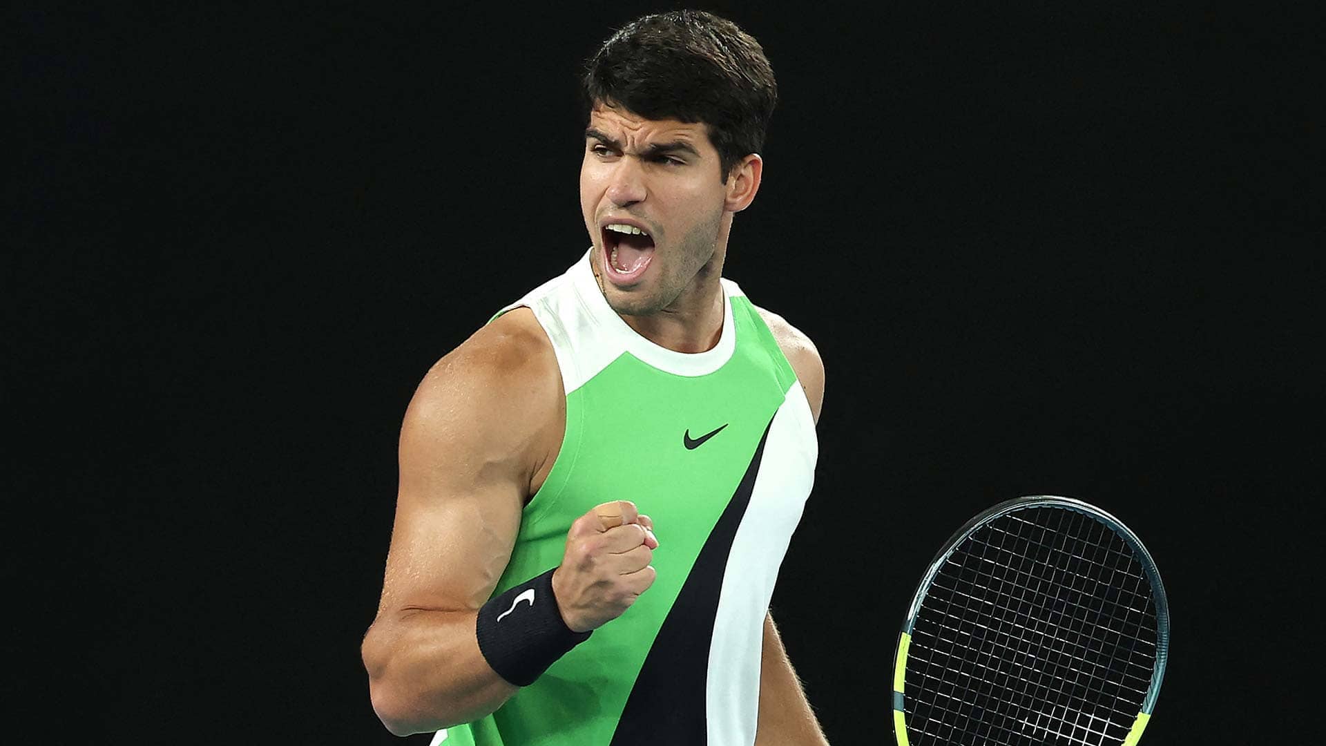 Carlos Alcaraz hace historia con el título del Abierto de Australia tras derrotar a Novak Djokovic en una apasionante final
